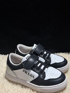 Prada Kids Black & White Low-Top Sneakers Sz10
